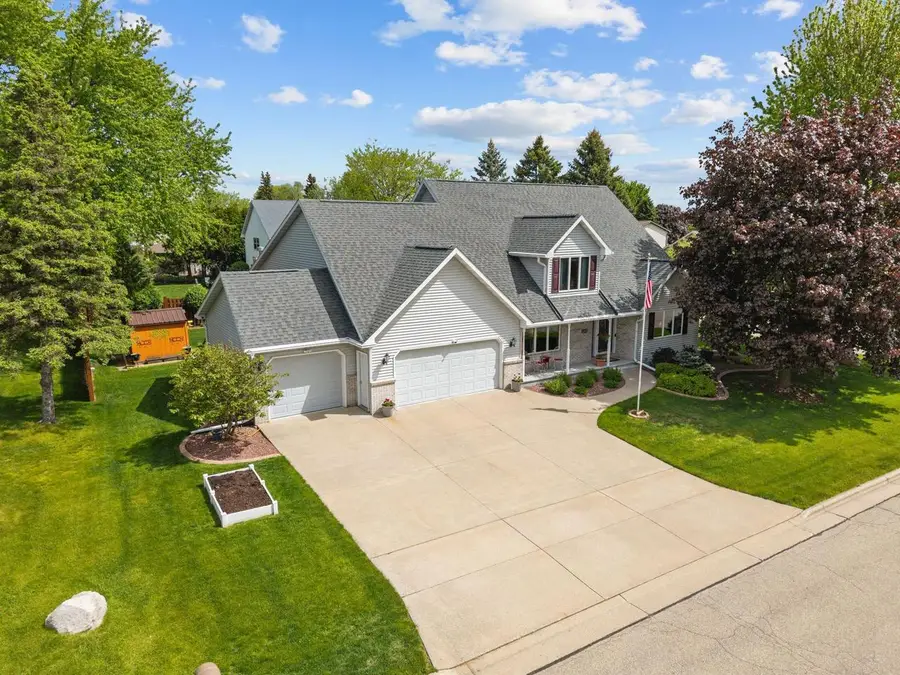 130 HILLTOP DRIVE, Neenah, WI 54956 - #2