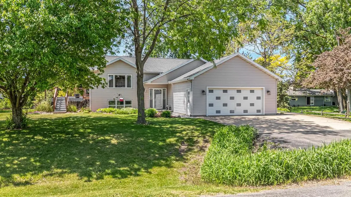 3393 HARBOR BAY ROAD, Oshkosh, WI 54901 - #1