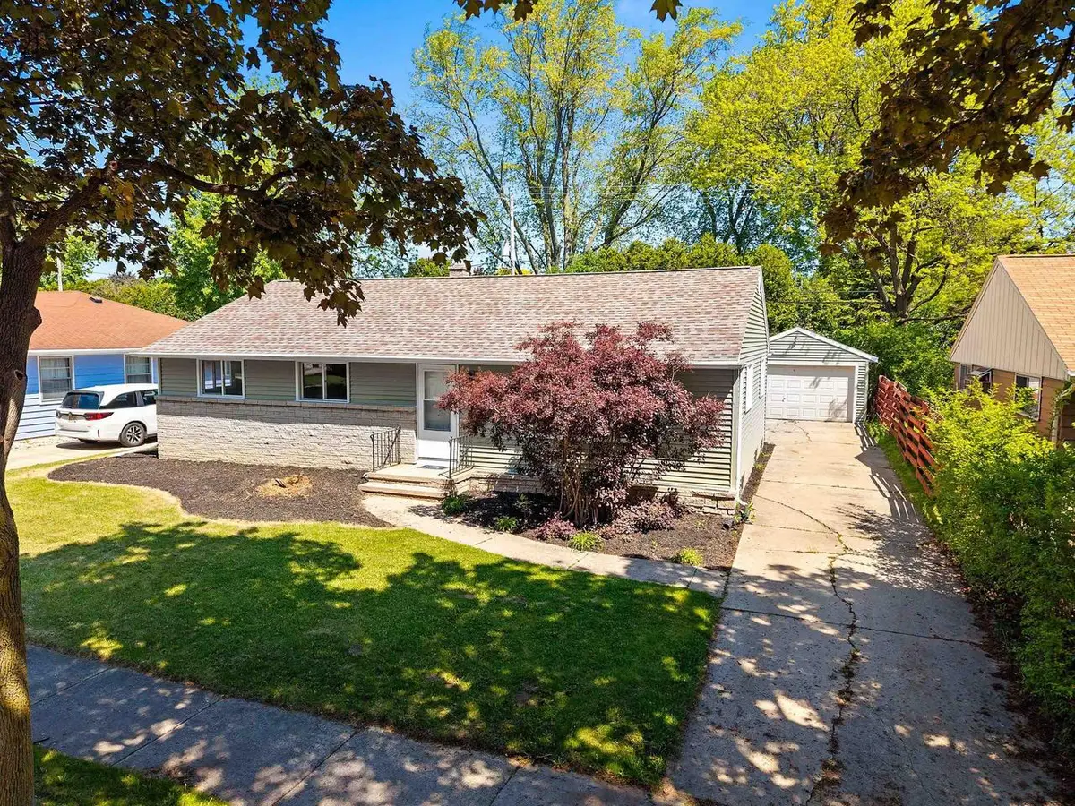 1006 E LINDBERGH STREET, Appleton, WI 54911 - #1