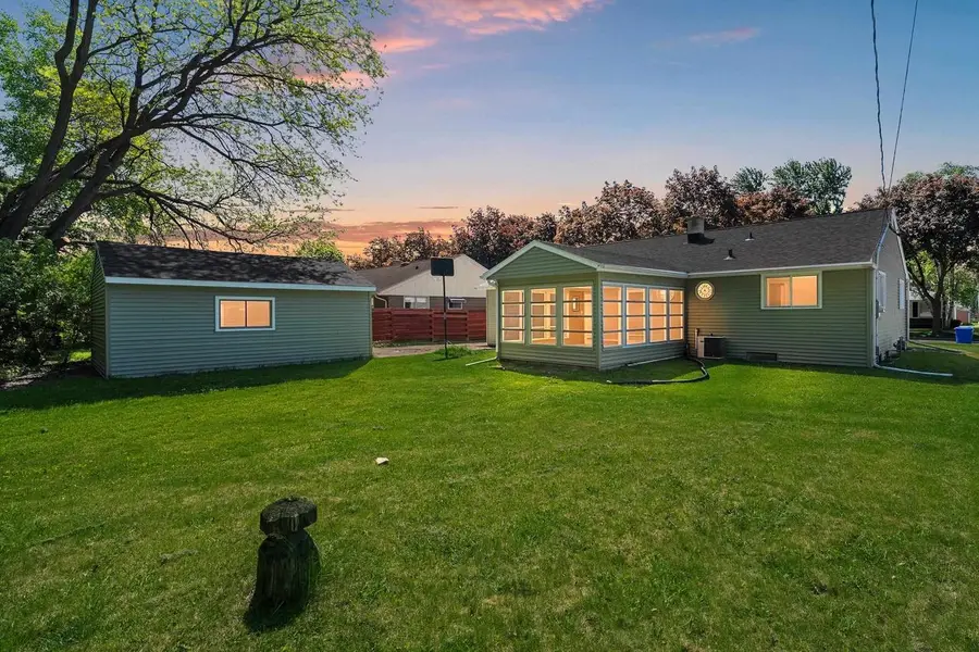 1006 E LINDBERGH STREET, Appleton, WI 54911 - #3