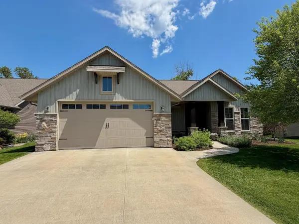 1104 S FORESTBROOK LANE, Appleton, WI 54914