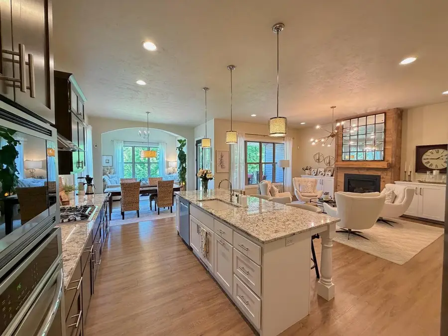 1104 S FORESTBROOK LANE, Appleton, WI 54914 - #2