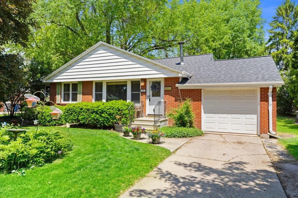 151 E BRIAR LANE, Green Bay, WI 54301 - #1