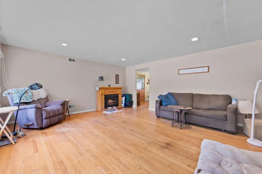 151 E BRIAR LANE, Green Bay, WI 54301 - #3