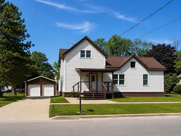 132 E WATER STREET, Princeton, WI 54968