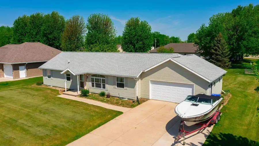 601 COUNTRY BREEZE LANE, Black Creek, WI 54106 - #3