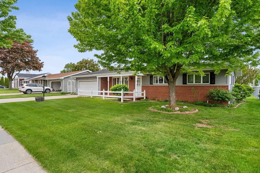 1756 SOUTHLAND AVENUE, Oshkosh, WI 54902 - #3