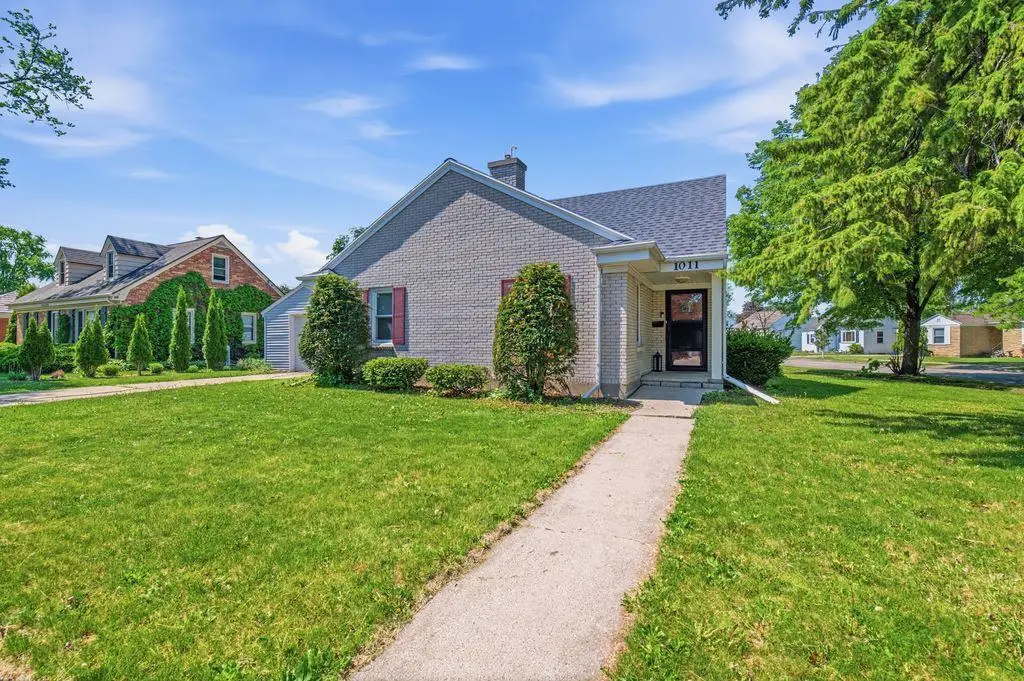 1011 HOLZER STREET, Green Bay, WI 54303 - #1