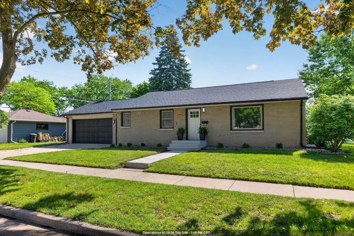 2206 N MCDONALD STREET, Appleton, WI 54911 - #1