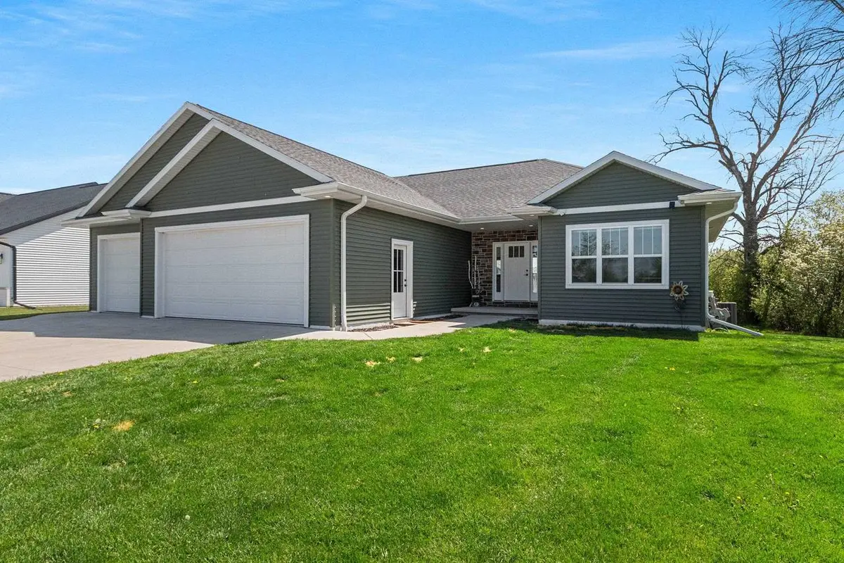3027 SCARLET OAK ROAD, De Pere, WI 54115 - #1