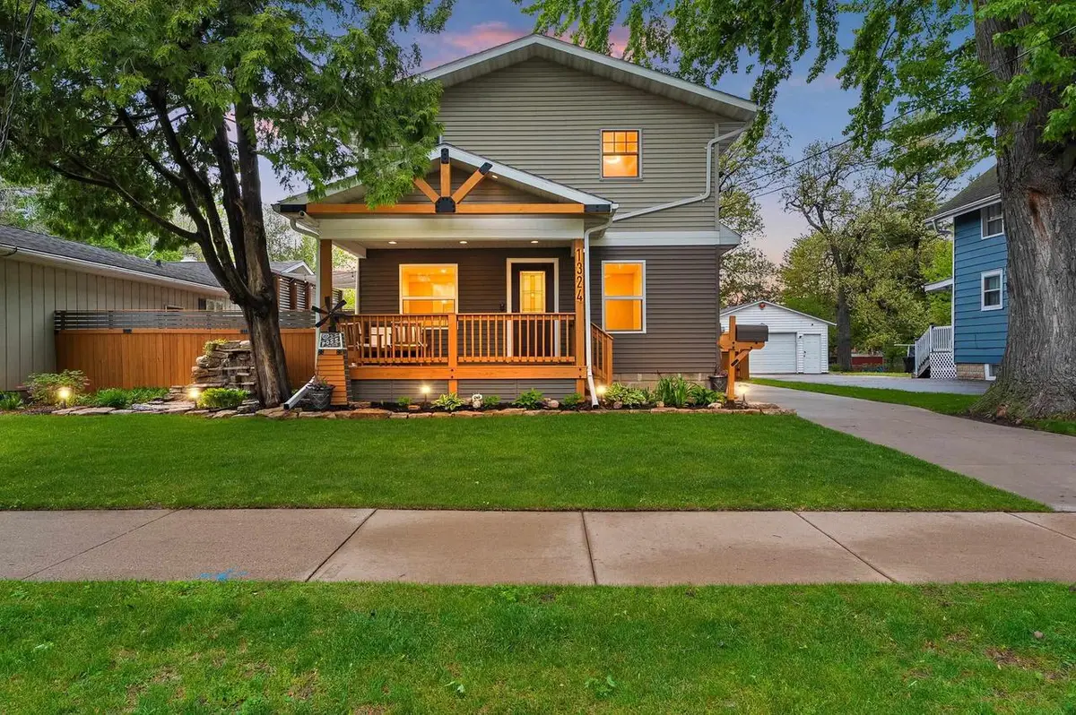 1324 W ROGERS AVENUE, Appleton, WI 54914 - #1