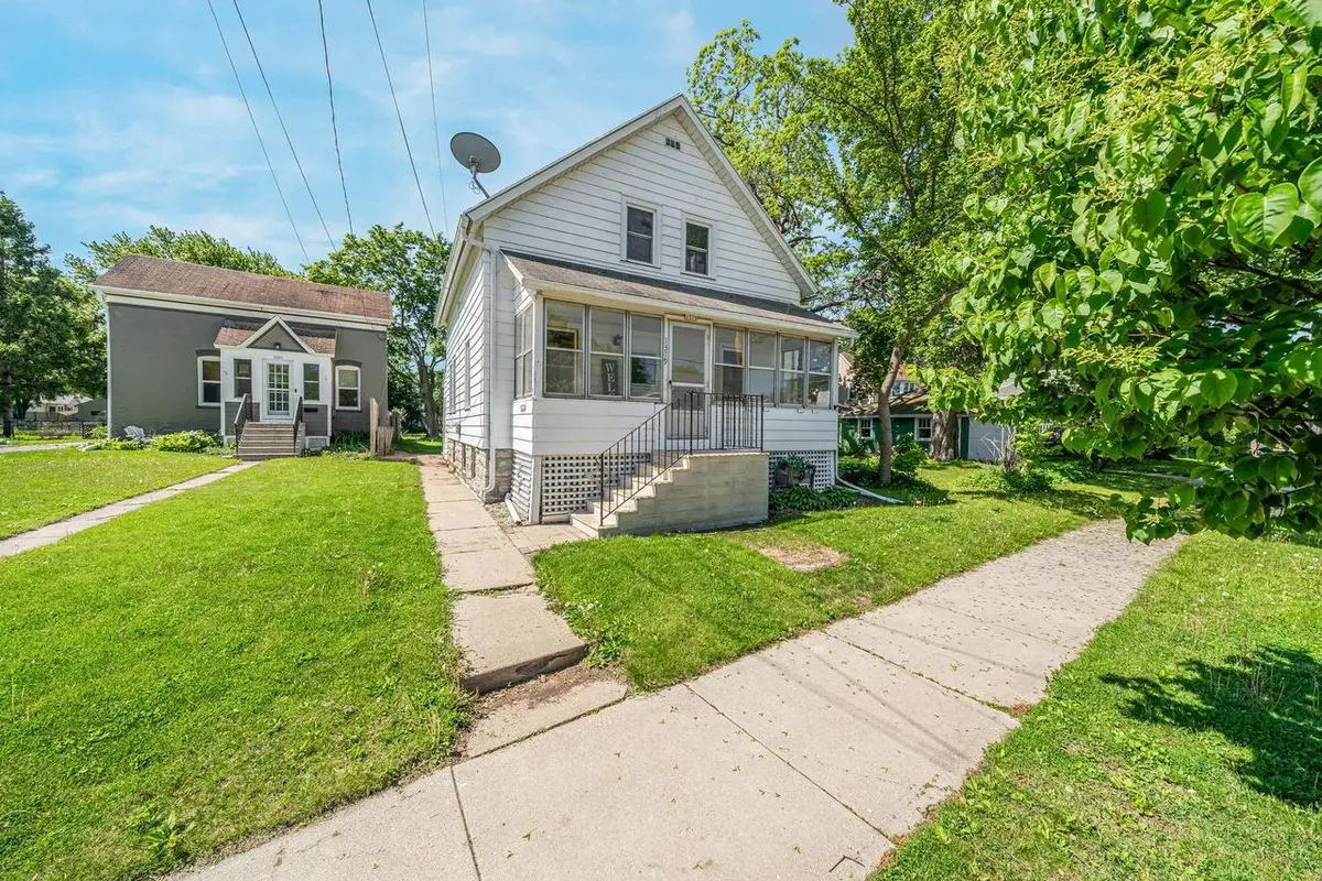 1319 WINNEBAGO AVENUE, Oshkosh, WI 54901 - #1