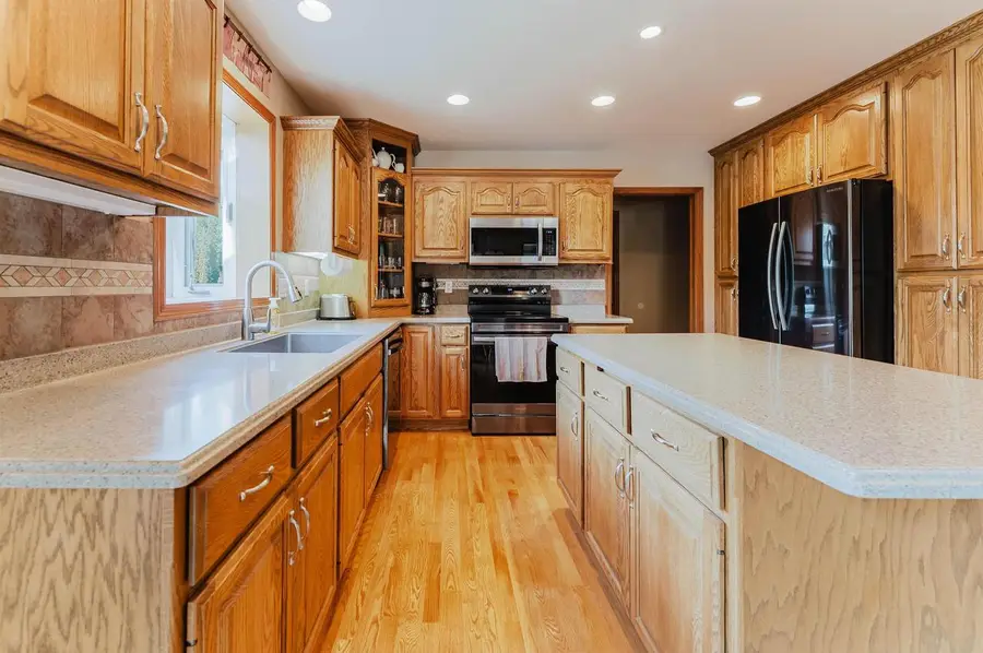 2545 GASLIGHT COURT, Oshkosh, WI 54904 - #3