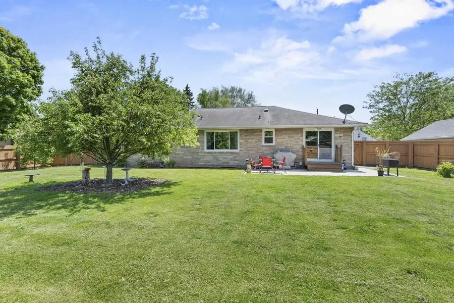 618 E HARDING DRIVE, Appleton, WI 54915 - #3