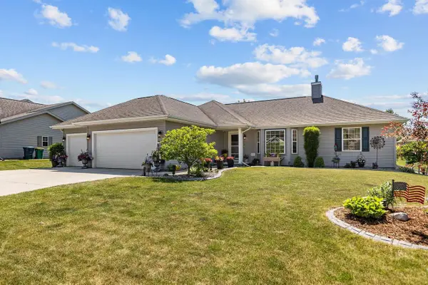 464 SWEETFLAG AVENUE, Fond Du Lac, WI 54935