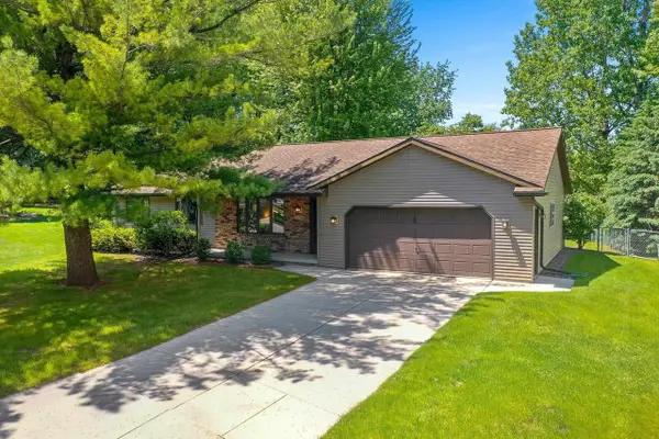 2254 LEDVINA CIRCLE, Green Bay, WI 54313