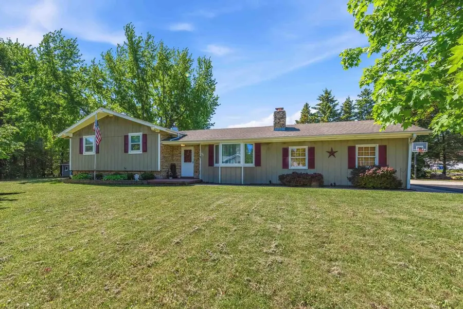 261 CONNIE DRIVE, West Bend, WI 53090 - #2