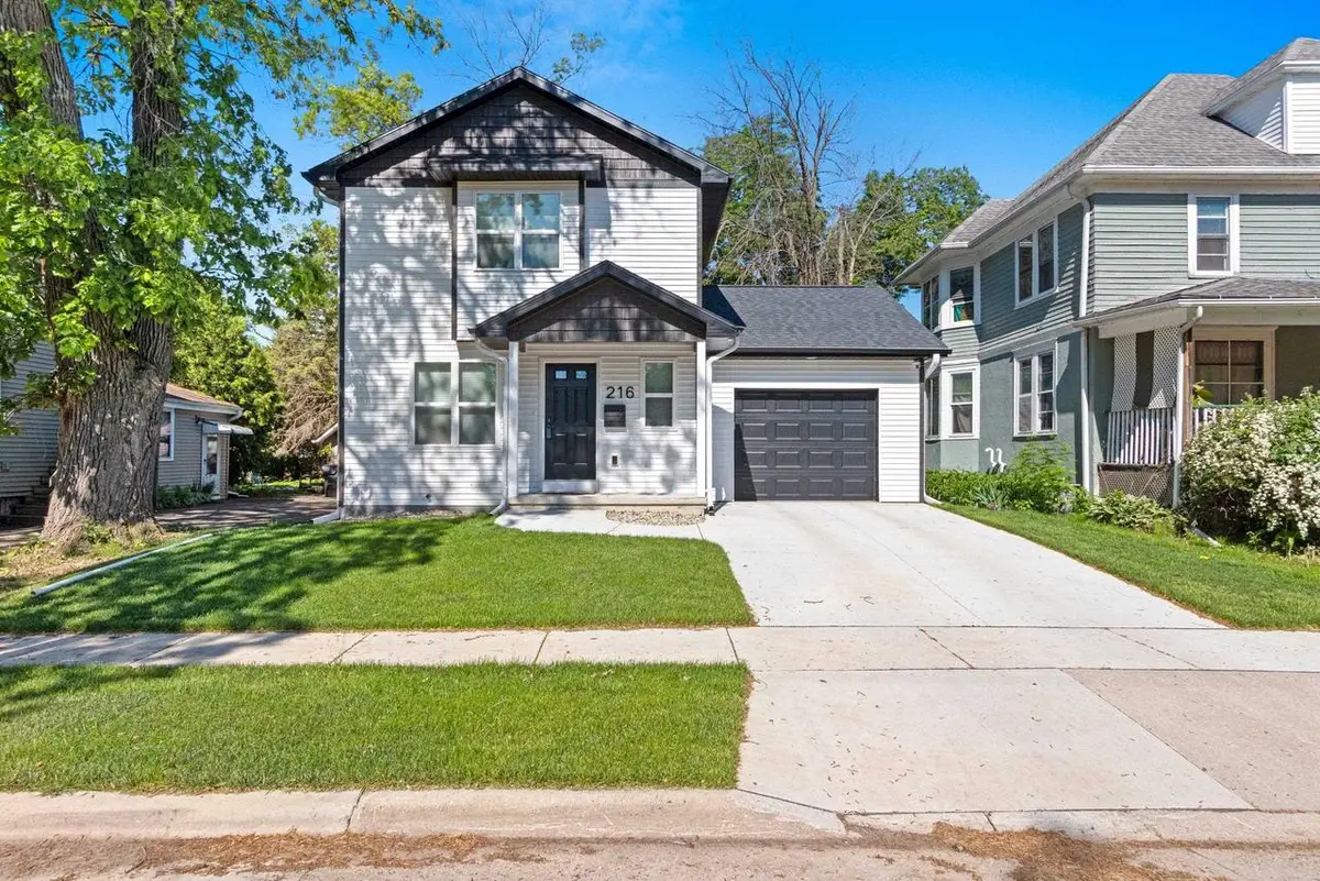 216 4TH STREET, Neenah, WI 54956 - #1