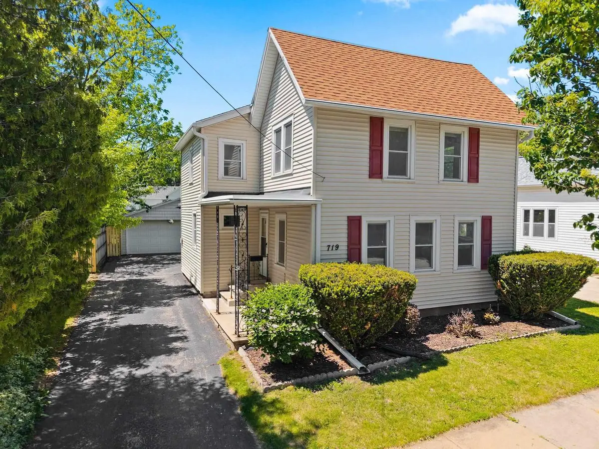 719 N FAIR STREET, Appleton, WI 54911 - #1