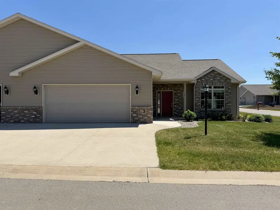 1362 CANDLELIGHT LANE, Fond Du Lac, WI 54935 - #2