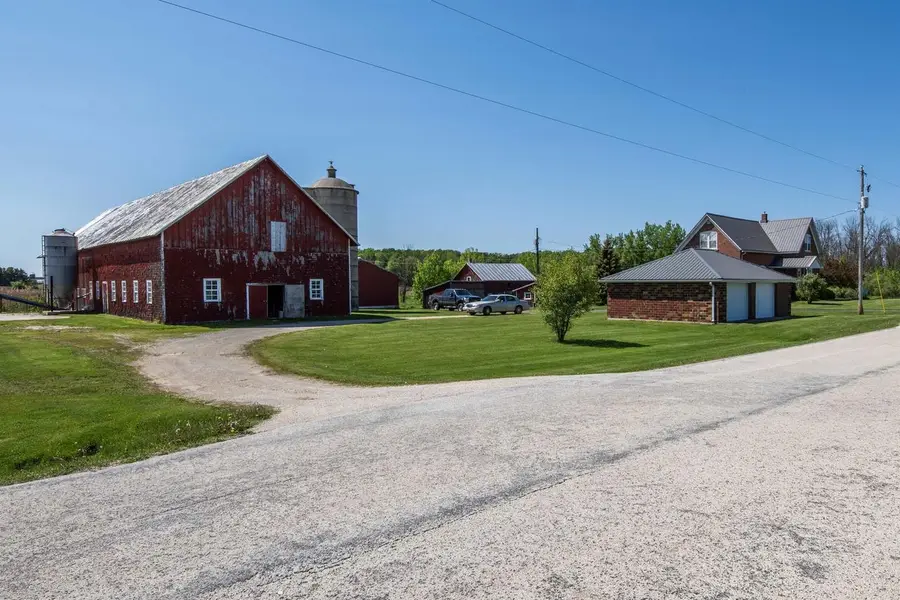 3553 COUNTY LINE ROAD, Luxemburg, WI 54217 - #2