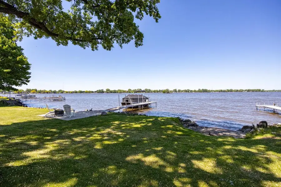 2432 HICKORY LANE, Oshkosh, WI 54901 - #2