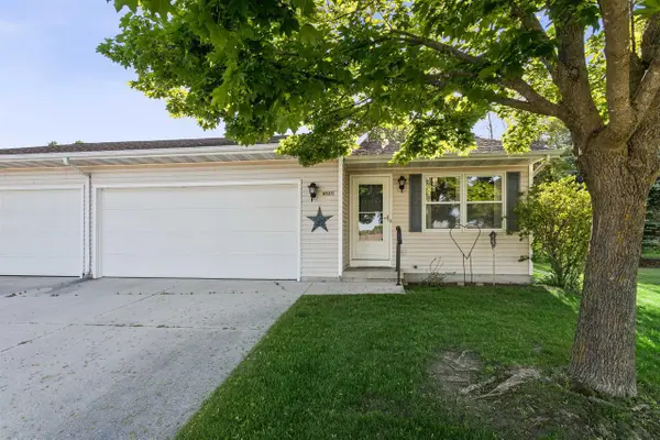 4537 OAKTREE COURT, Manitowoc, WI 54220