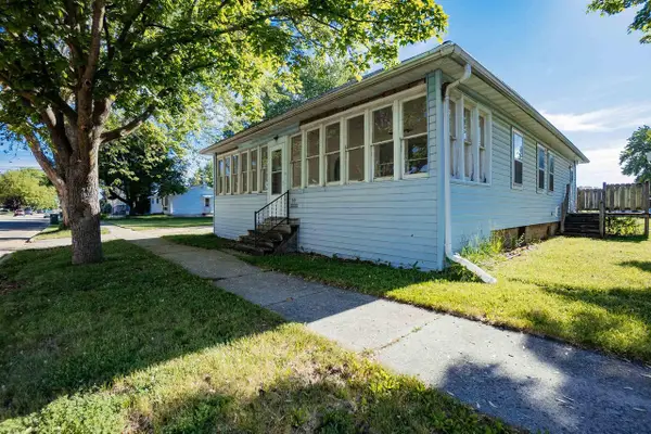99 N BELL STREET, Fond Du Lac, WI 54935