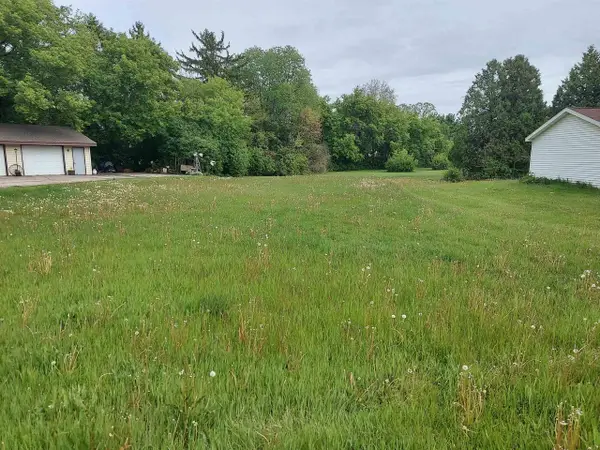 1239A W SOUTH PARK AVENUE, Oshkosh, WI 54902