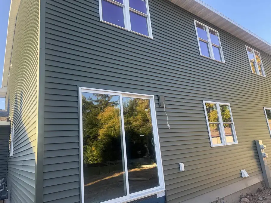 1241 W SOUTH PARK AVENUE, Oshkosh, WI 54902 - #2