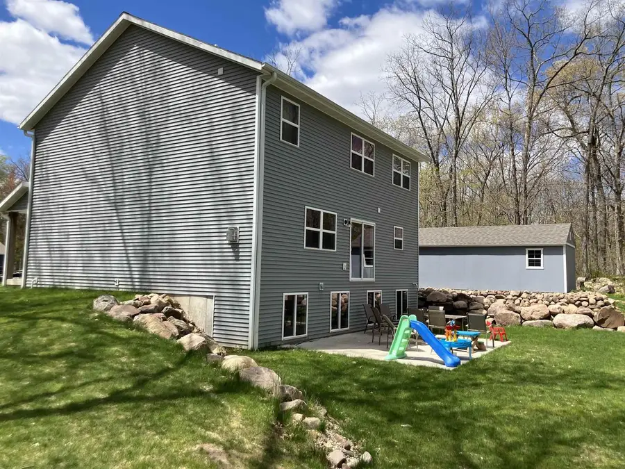 530 WOODLAND CIRCLE, Waupaca, WI 54981 - #3
