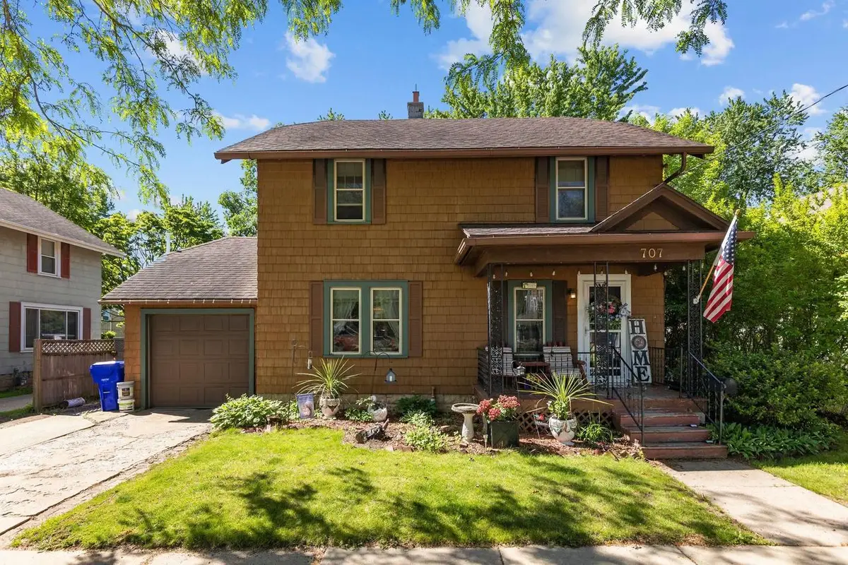 707 E BREWSTER STREET, Appleton, WI 54911 - #1