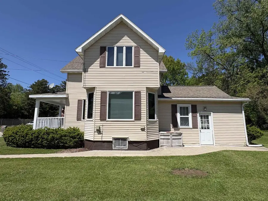 160 WASHBURN AVENUE, Oconto, WI 54153 - #3
