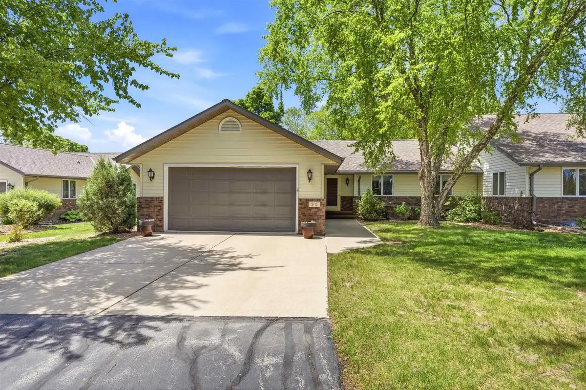 30 COUNTRY CLUB COURT, Fond Du Lac, WI 54935 - #1