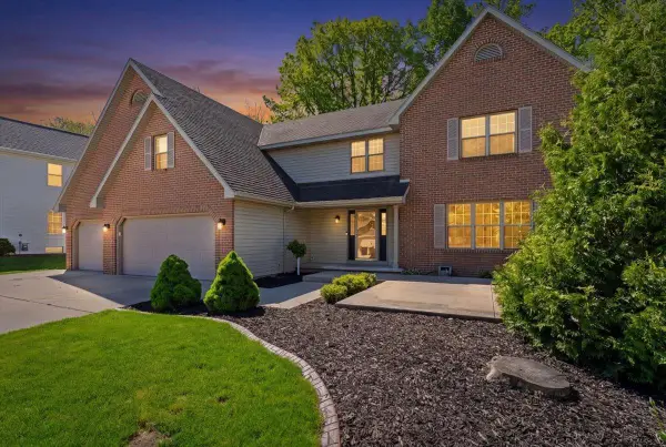 2752 WOODLAND HILLS COURT, Green Bay, WI 54311