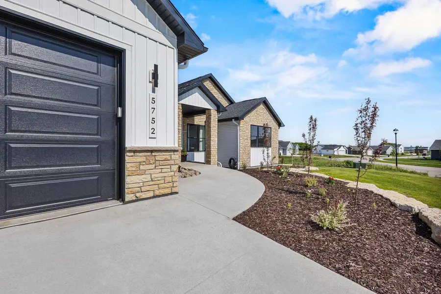 5752 N SEQUOIA DRIVE, Appleton, WI 54913 - #3