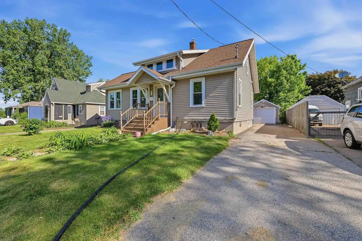 204 FOURTH STREET, Menasha, WI 54952 - #1