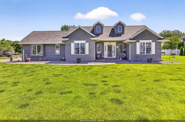 1795 GATEWAY MEADOWS LANE, Neenah, WI 54956