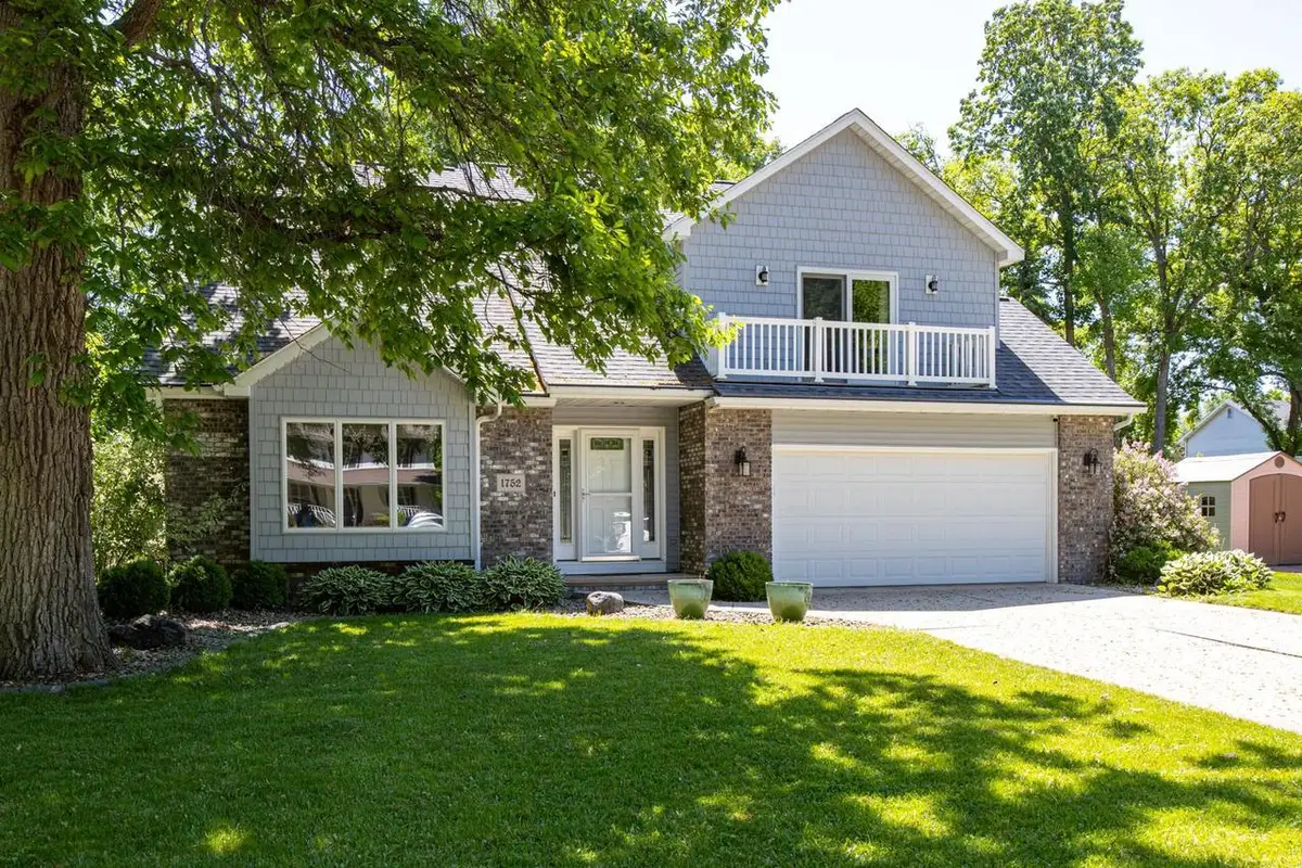 1752 HUNTERS GLEN DRIVE, Oshkosh, WI 54904 - #1