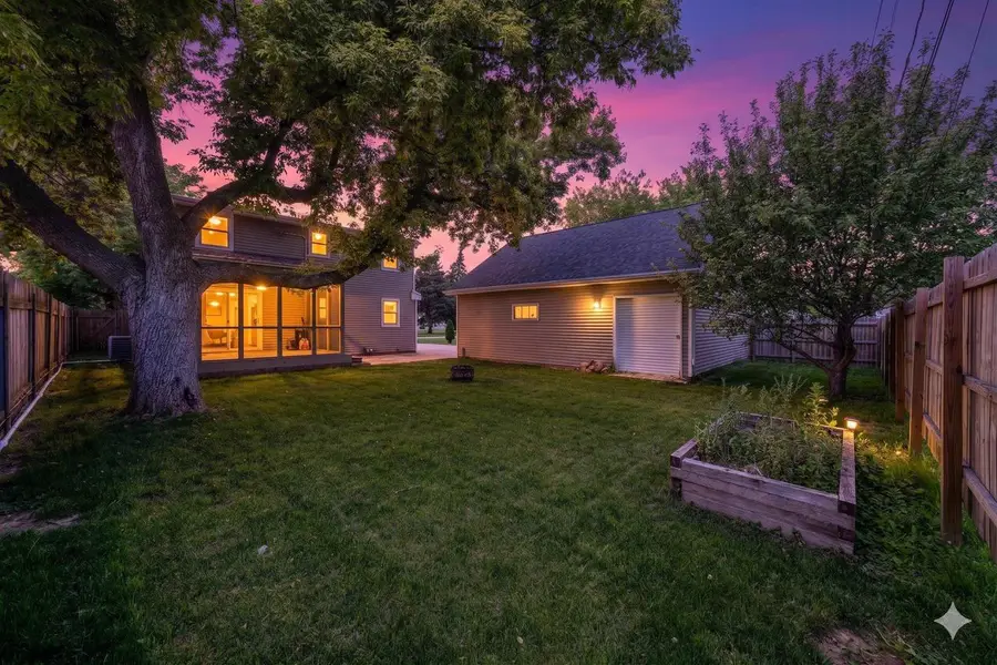 1932 MAPLECREST DRIVE, Appleton, WI 54915 - #2