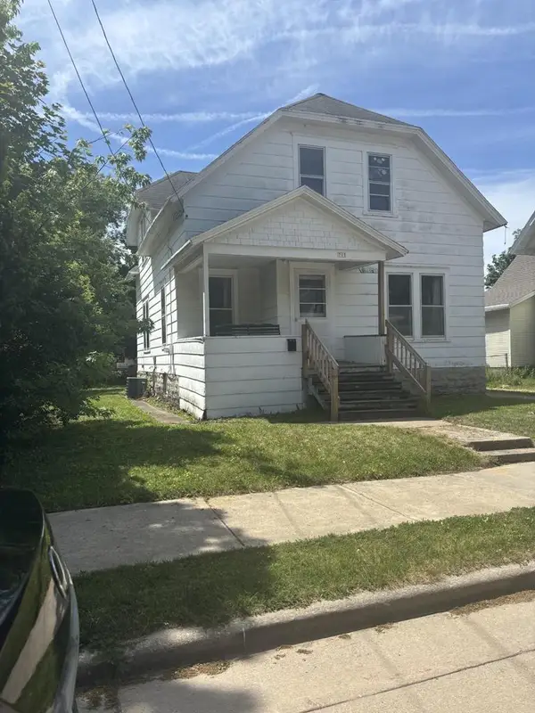 715 PROSPECT AVENUE, Oshkosh, WI 54901