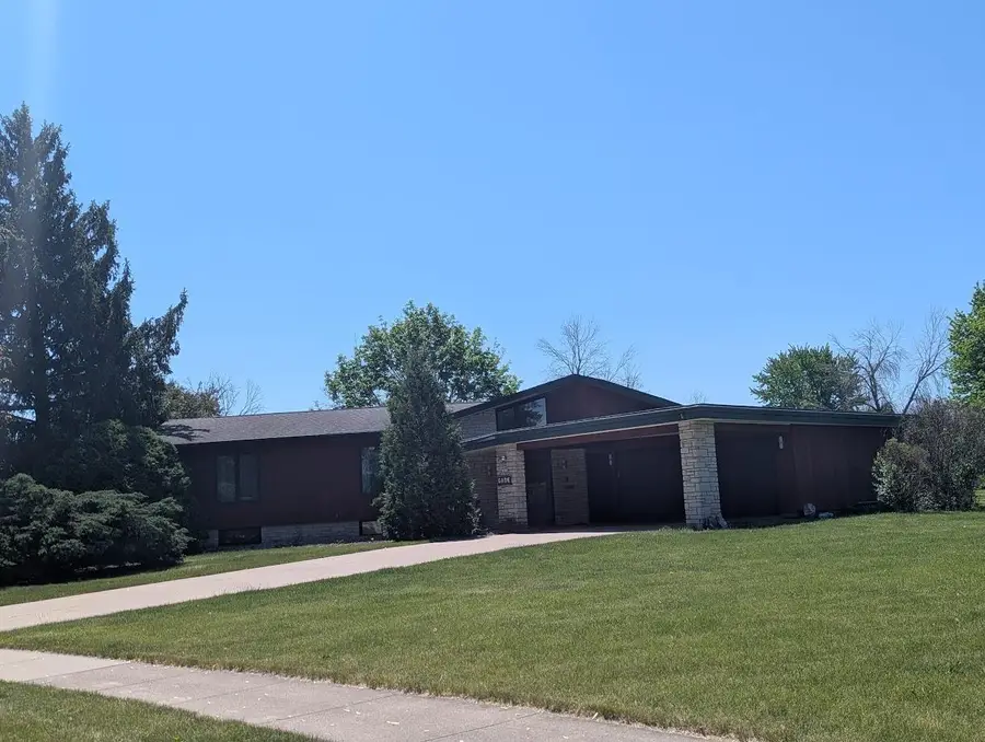 1015 MARICOPA DRIVE, Oshkosh, WI 54904 - #2