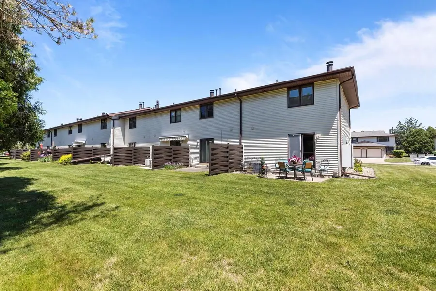 725 S WESTHAVEN PLACE  #J, Appleton, WI 54914 - #3