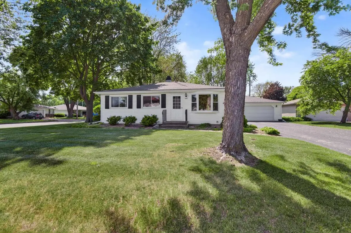 1000 DEERFIELD AVENUE, Menasha, WI 54952 - #1