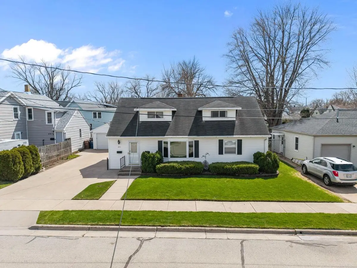 241 SUNSET DRIVE, Menasha, WI 54952 - #1