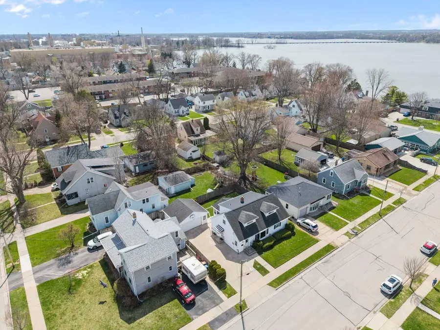 241 SUNSET DRIVE, Menasha, WI 54952 - #2