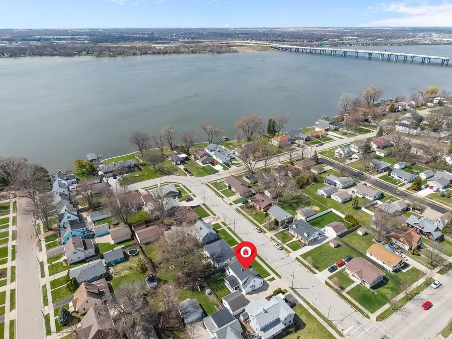 241 SUNSET DRIVE, Menasha, WI 54952 - #3
