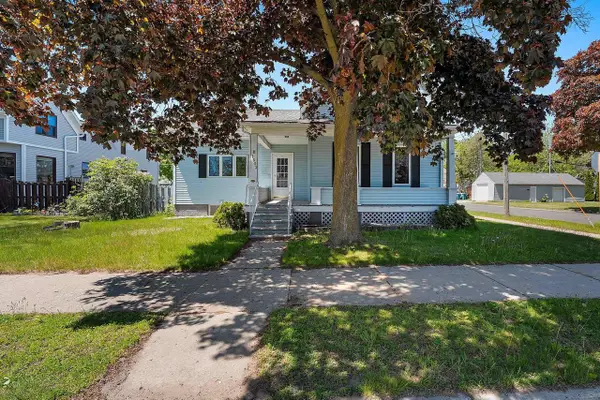 1603 PIERCE AVENUE, Marinette, WI 54143