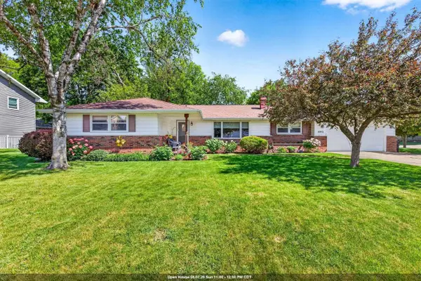 3320 CRESTVIEW DRIVE, Appleton, WI 54915