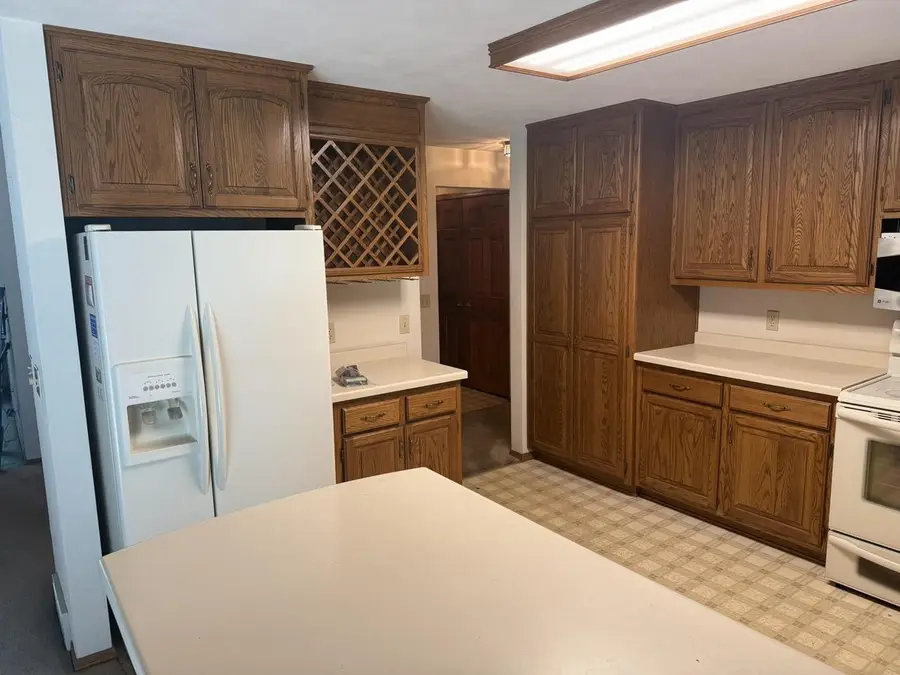1864 IMPERIAL ROAD, Oshkosh, WI 54904 - #3